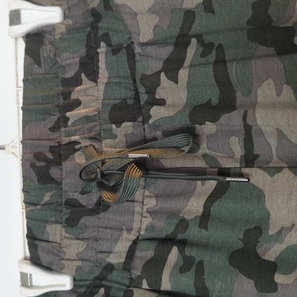 Athletic loose fit pant - Picture 2 of 3